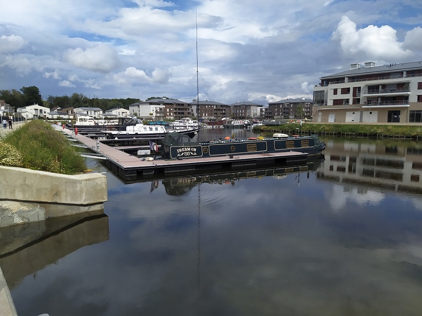 Isle Adam - Vue du port.jpg